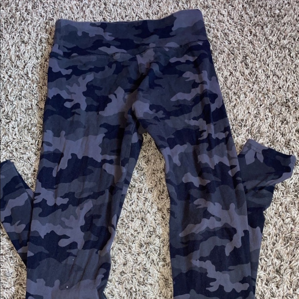 Camouflage leggings.They are thick but feel thin  so you can’t see anything.
